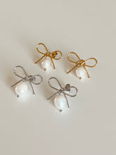 Load image into Gallery viewer, Bow Earring
