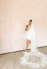 Load image into Gallery viewer, Raelene Ruffle Veil
