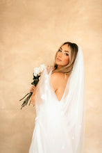 Load image into Gallery viewer, Nicole Cathedral Veil
