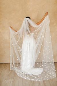 Nicole Cathedral Veil