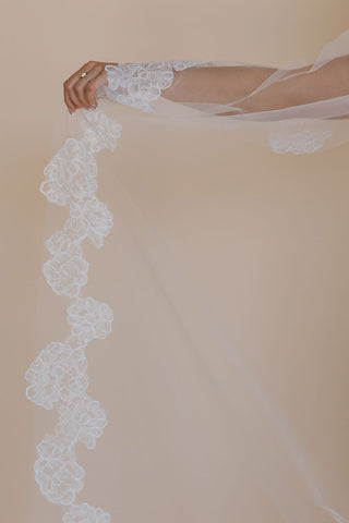 Peony Mantilla Veil