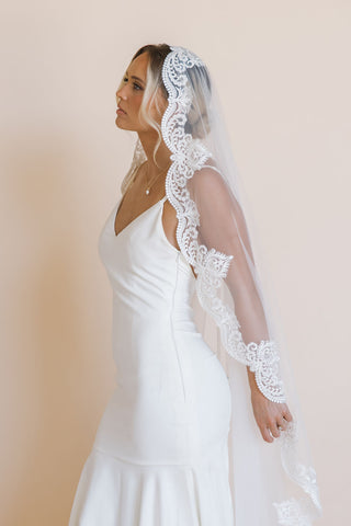 Ava Mantilla Veil