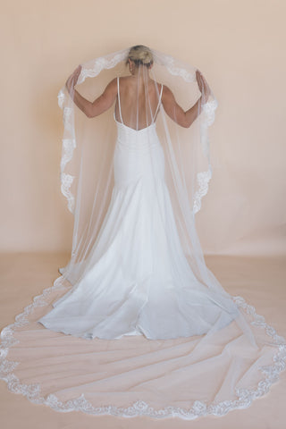 Ava Mantilla Veil