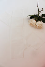Load image into Gallery viewer, Tulle Bridal Gloves
