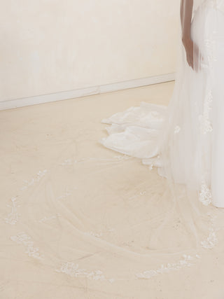 Lucia Veil
