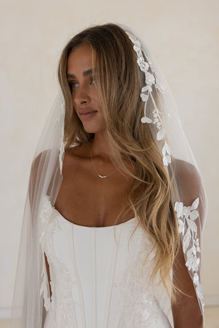 Lucia Veil