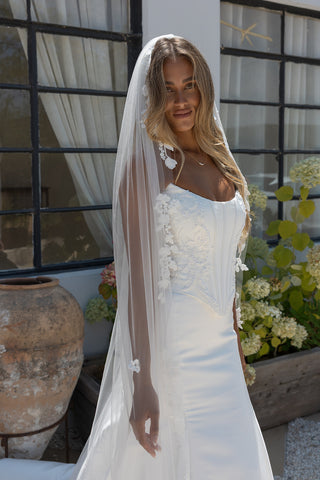 Lucia Veil