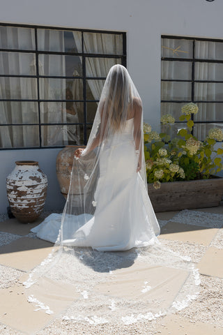 Lucia Veil