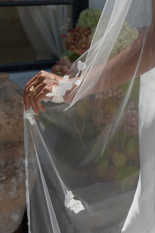 Lucia Veil