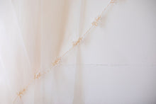 Load image into Gallery viewer, Dainty Pearl Hair Vine
