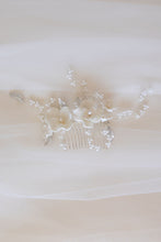 Load image into Gallery viewer, Flora Hair Comb
