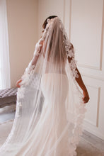 Load image into Gallery viewer, The Makenna Veil
