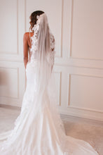 Load image into Gallery viewer, The Makenna Veil
