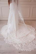 Load image into Gallery viewer, The Brittany Veil
