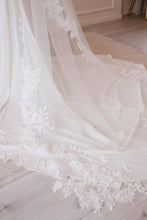 Load image into Gallery viewer, The Brittany Veil
