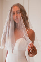 Load image into Gallery viewer, The Mindy Veil

