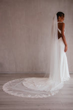 Load image into Gallery viewer, Kristen Cathedral Veil
