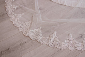 Kristen Cathedral Veil
