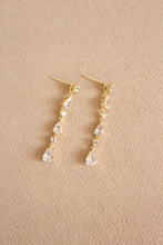 Load image into Gallery viewer, Kensington Earring
