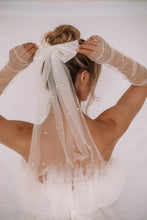 Load image into Gallery viewer, Hailey Bow
