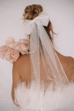 Load image into Gallery viewer, Hailey Bow
