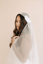 Load image into Gallery viewer, The Juliet Cap Veil
