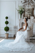 Load image into Gallery viewer, The Corina Veil
