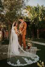 Load image into Gallery viewer, The Mindy Veil

