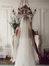 Load image into Gallery viewer, Rosie Veil (Single Layer tulle with blusher)
