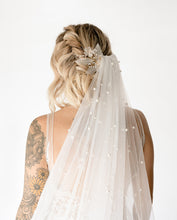 Load image into Gallery viewer, Roma Hair Clip
