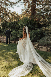 The Aya Double-Layered Veil