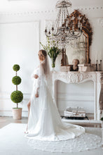 Load image into Gallery viewer, Nicole Cathedral Veil
