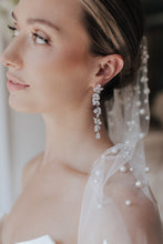 Load image into Gallery viewer, Isla Veil
