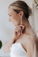 Load image into Gallery viewer, Isla Veil
