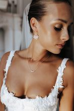 Load image into Gallery viewer, Loma Earring
